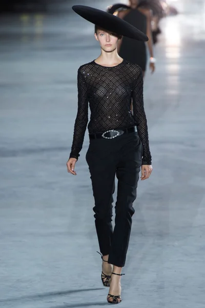 Look 60